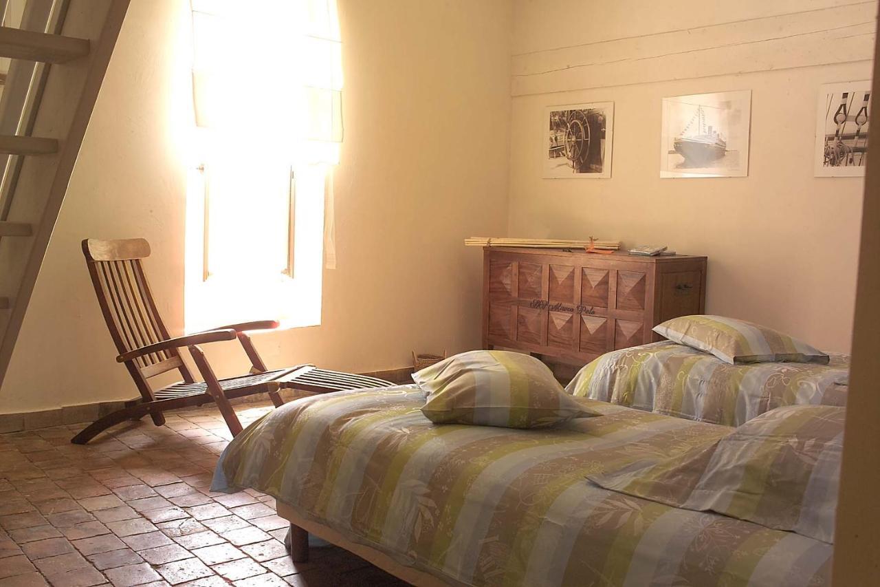 Demeure De Digoine "Chambre D'Hotes" Bourg-Saint-Andéol Buitenkant foto